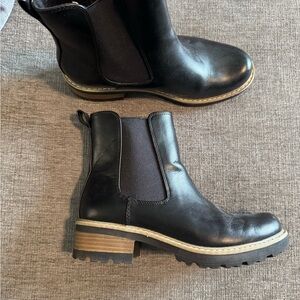 Universal Thread Black Ankle Booties